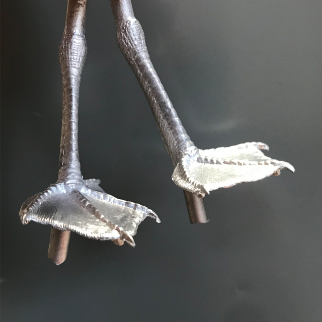 LAST CHANCE TO BUY - LIMITED STOCK - With a tarsus measurement of approximately 33mm these feet can be used for a variety of birds and other models.